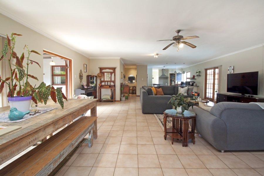 4 Bedroom Property for Sale in Sunnydale Western Cape